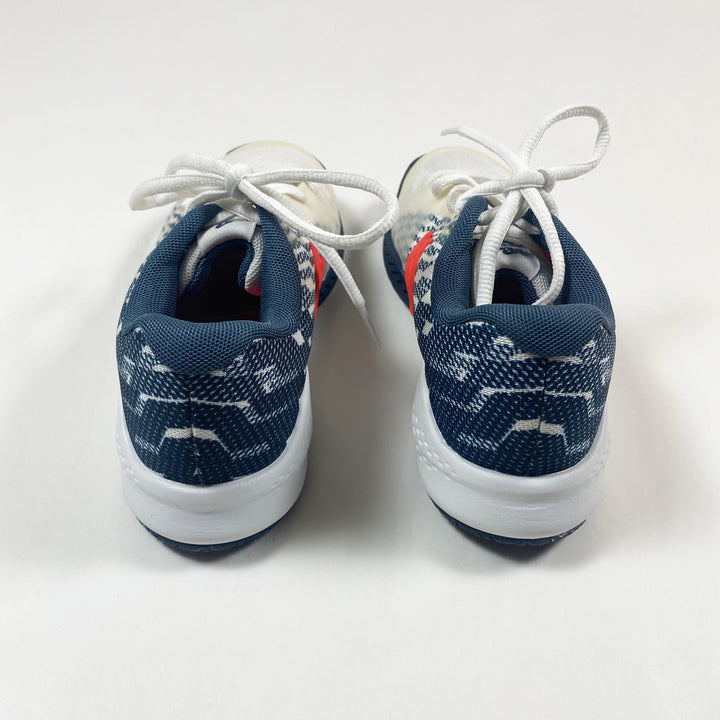New Balance white/blue sneakers  31 3