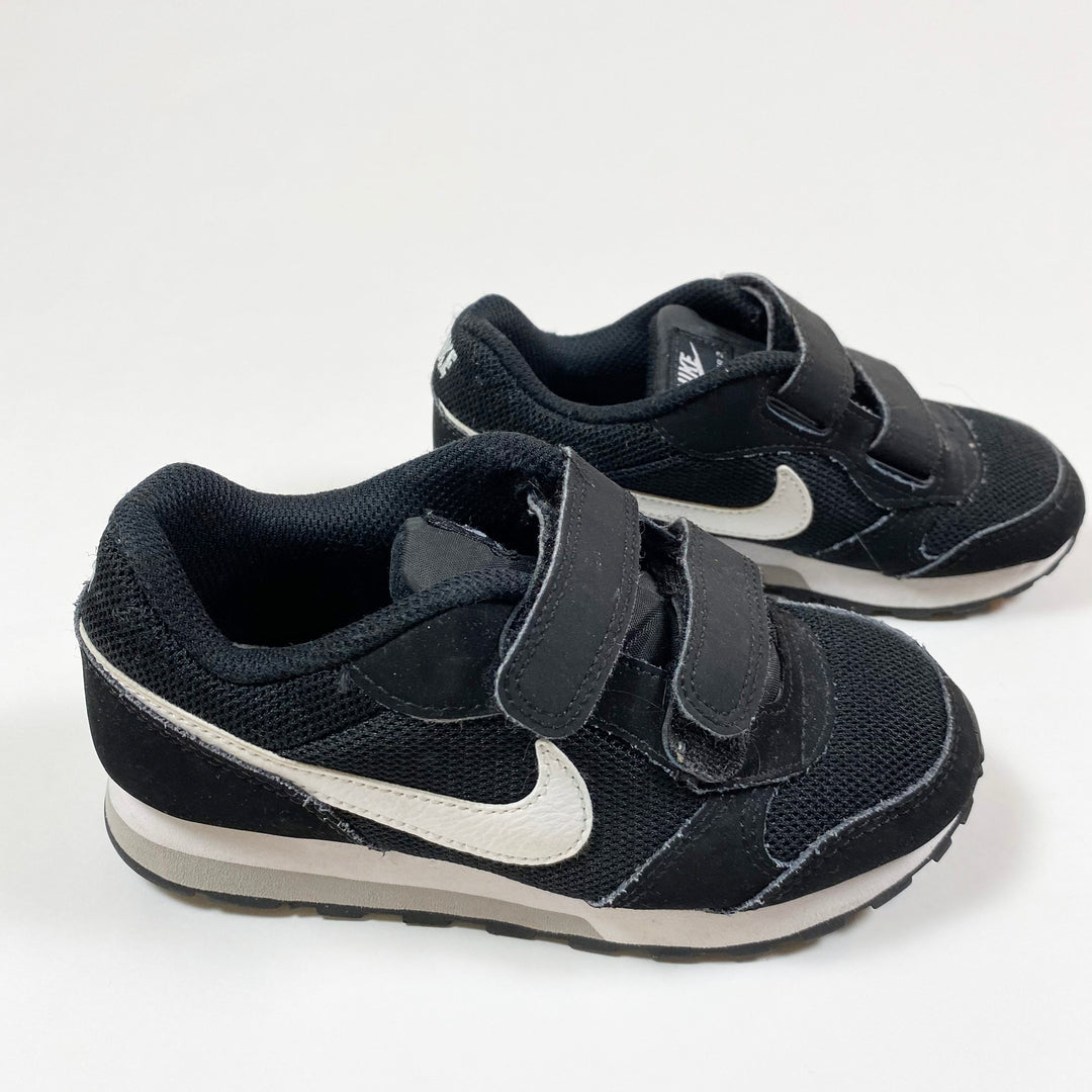 Nike black/white sneakers 28 1