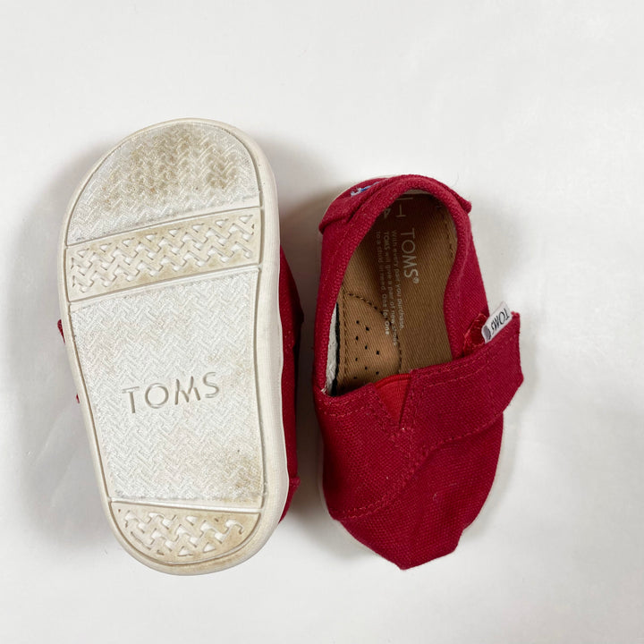 Toms red canvas shoes T4/19-5 2