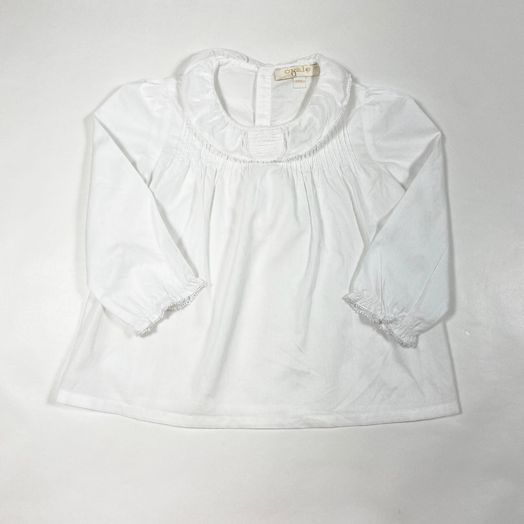 Ovale white blouse with collar 24M 1