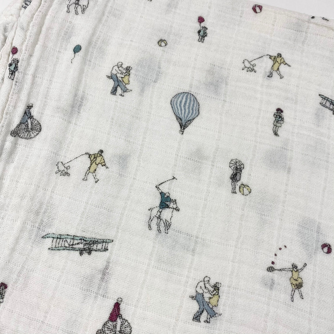 CamCam Copenhagen weisser Musselin-Swaddle mit Aufdruck 120x120