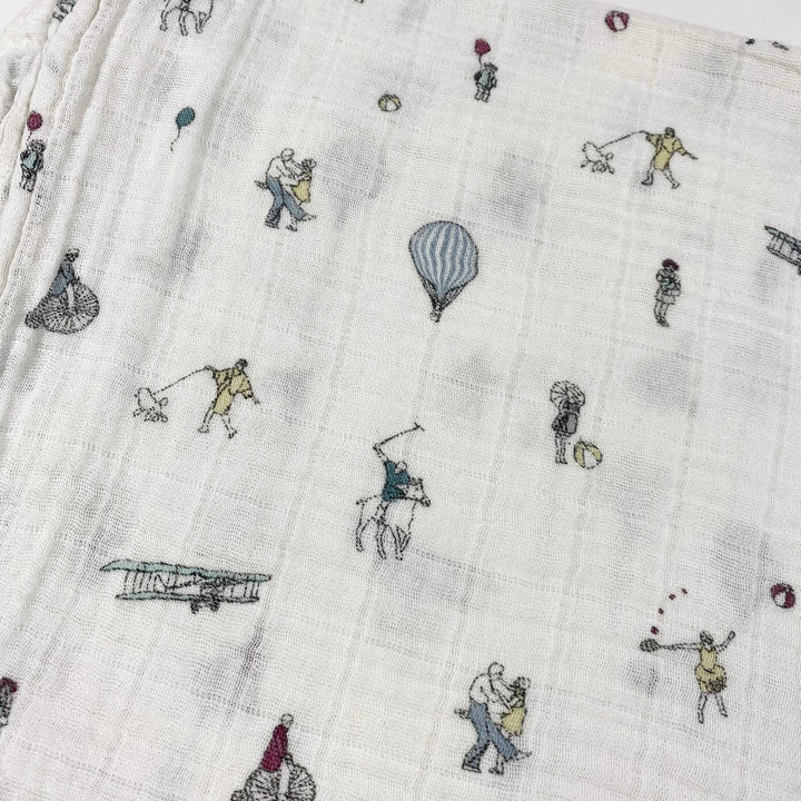 CamCam Copenhagen weisser Musselin-Swaddle mit Aufdruck 120x120