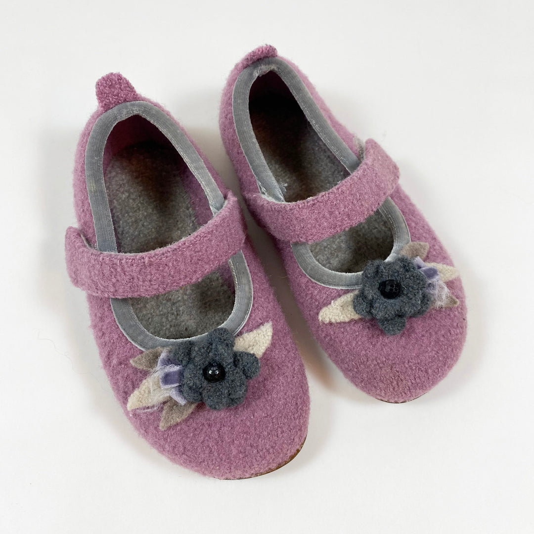 Living Kitzbühel purple flower house shoes 27 1