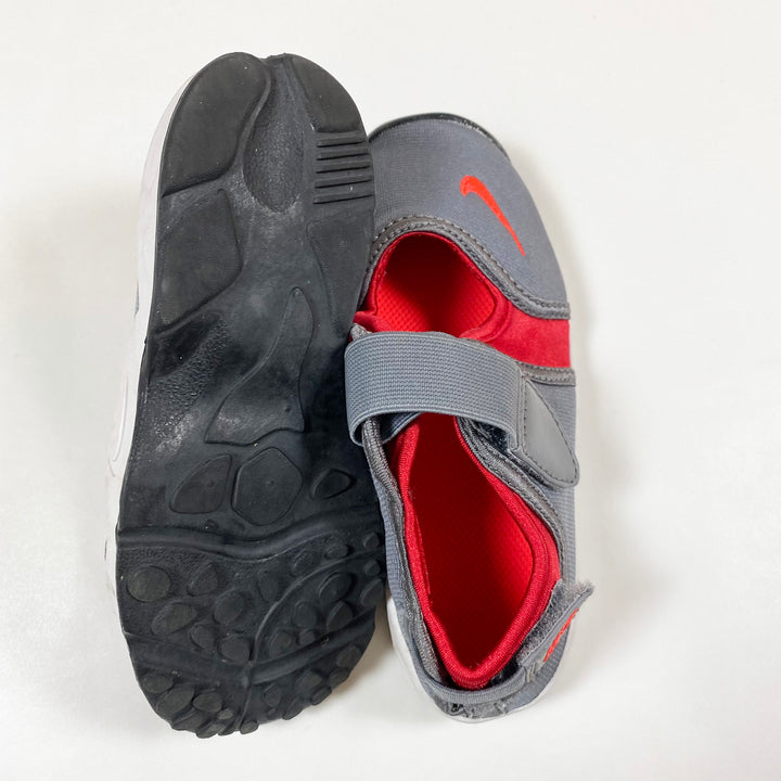 Nike grey/red sneakers 27 4