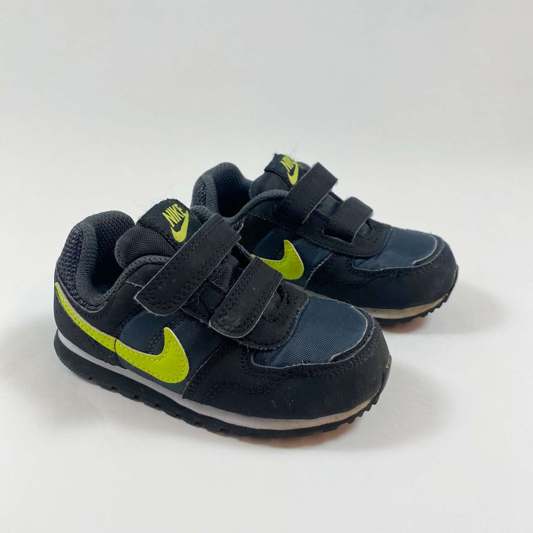 Nike black sneakers 23.5 1