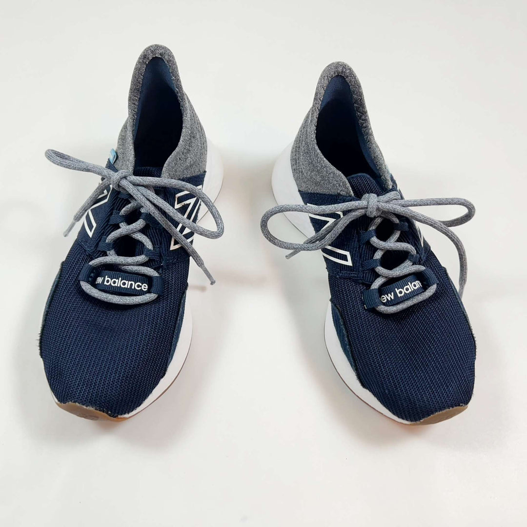 New Balance navy GEROVPB fresh foam ROAV sneakers 32 1
