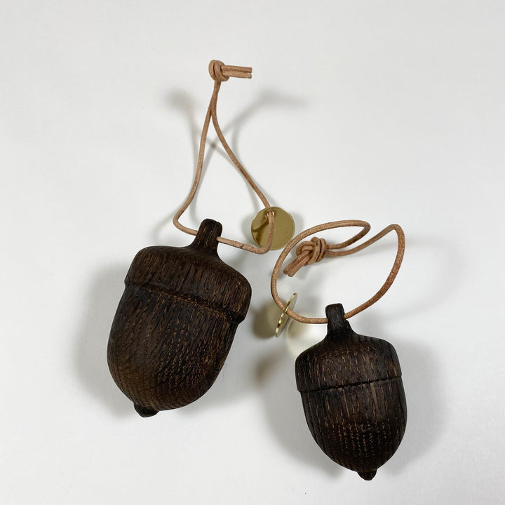 OYOY dark oak acorn decoration Second Season One size