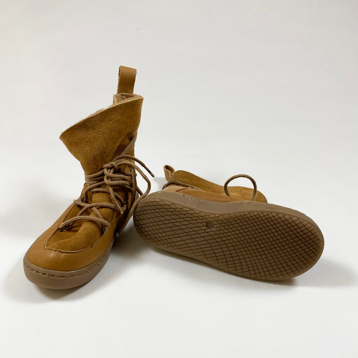 Birds of Nature brown shearling moon bootie 24