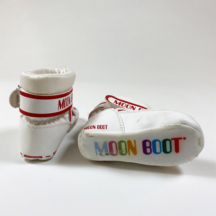 Moon Boot white moon boots with red details 19-20