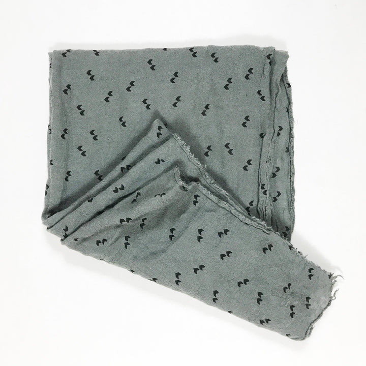Búho grey scarf with black pattern One size