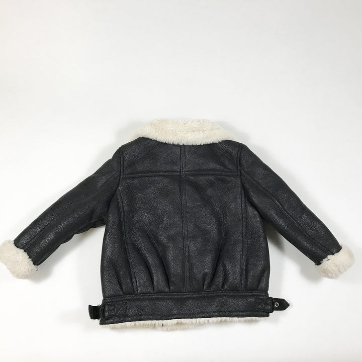 Zara schwarz/weisse Fliegerjacke aus Kunstleder 110