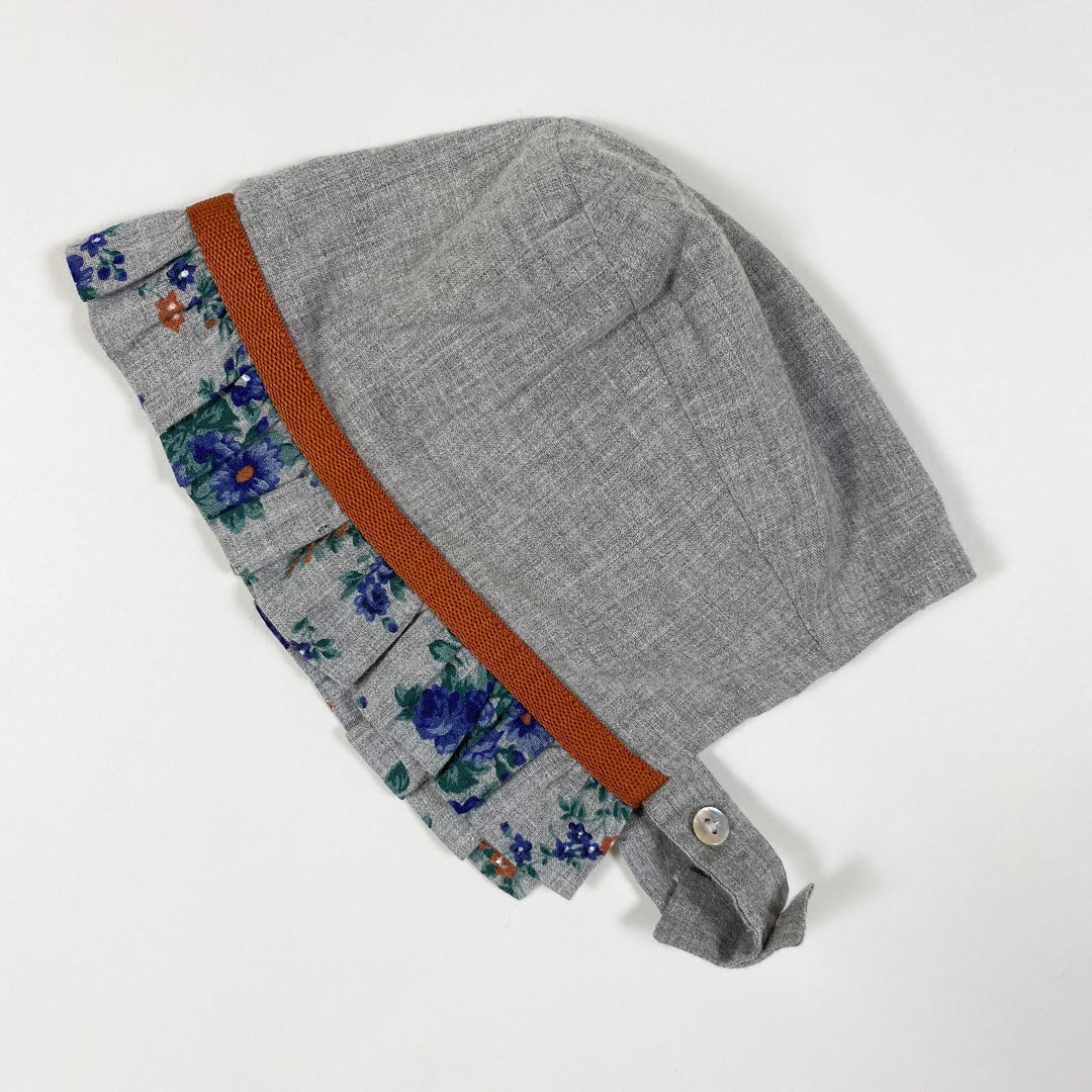 Pureté du Bebe grey bonnet with floral detail 9M