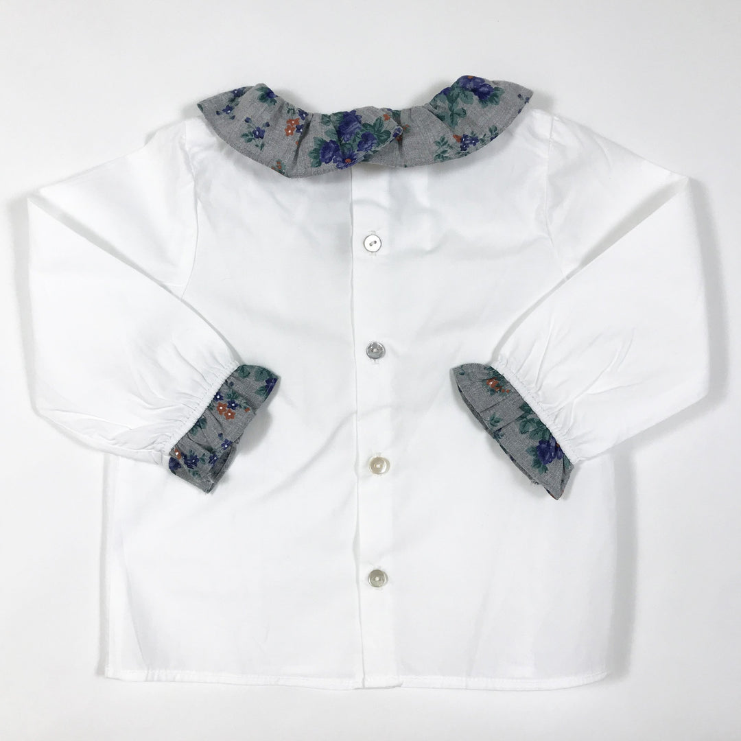 Pureté du Bebe weisse langärmelige Bluse mit grauem Blumenkragen 9M