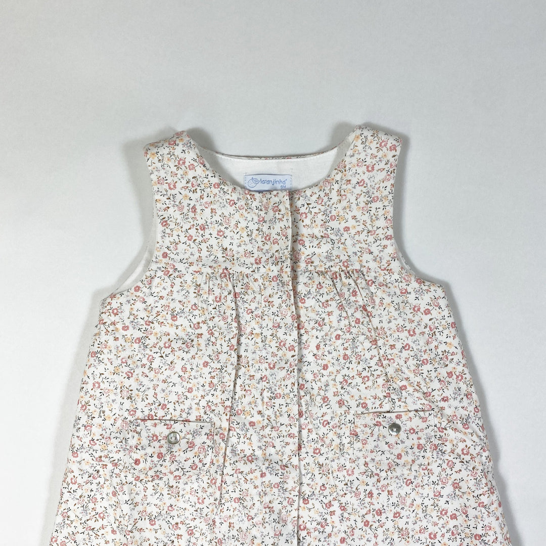 Laranjinha ecru und pfirsichfarbener Jumpsuit mit Blumenmuster 6M